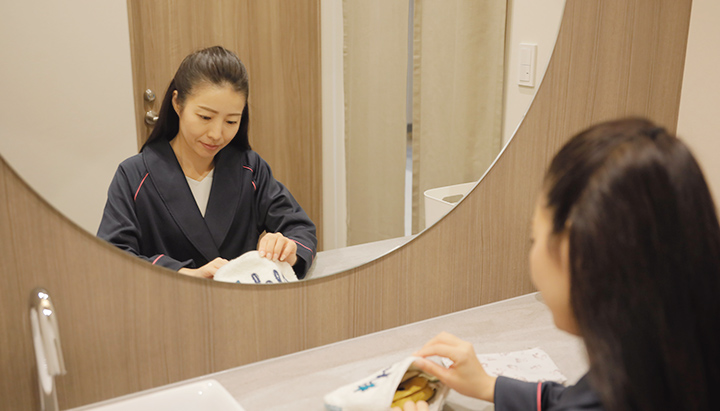 4F 回復室エリア内 パウダールーム 室内にトイレ完備